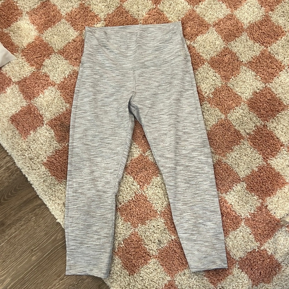 Lululemon cropped leggings - Picture 2 of 5